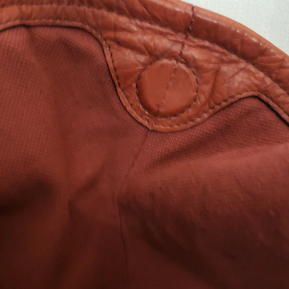 Frye Campus Rivet Hobo. Color‎ Burnt Red. (B1).